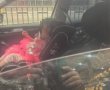 תיעוד דרמטי: ניסה לפרוץ מחסום ונמלט מהרכב כשהותיר את בתו בת השלוש מאחור