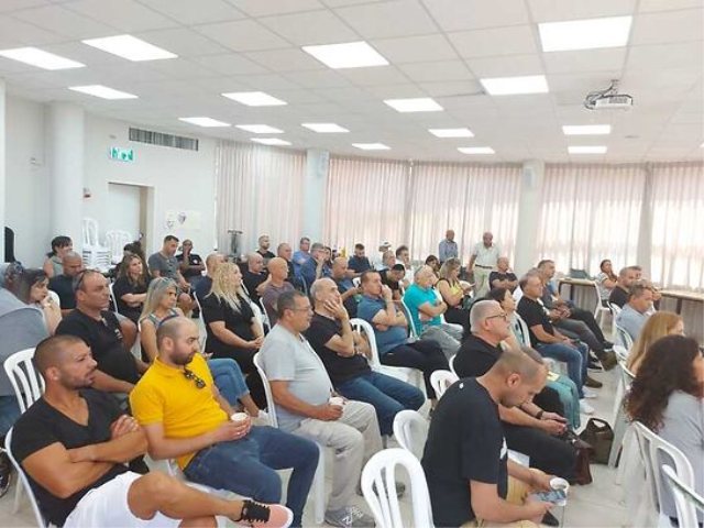 לומדים עסקים! באי הכנס בקריית עקרון צילום יחצ