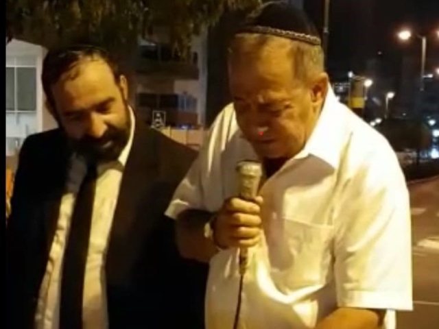 בתמונה: היו ימים...אלי לוי ושמואל בוקסר צילום ארכיון 