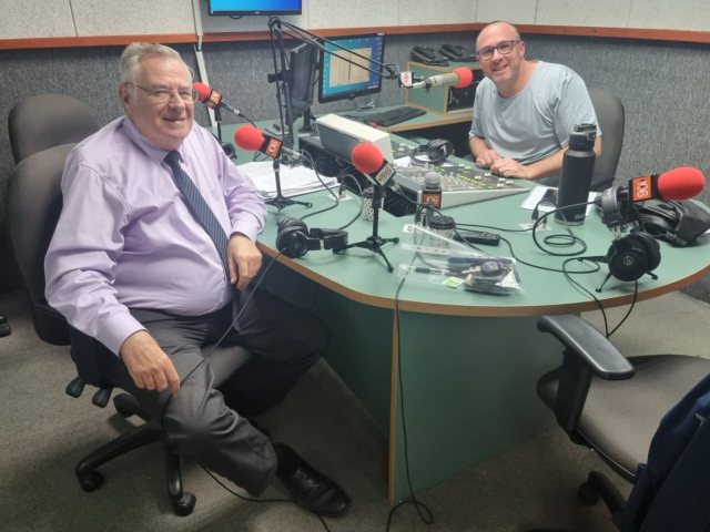 רדיו 106Fm קול נס ציונה אירח את השדרן הוותיק והמוערך דן כנר