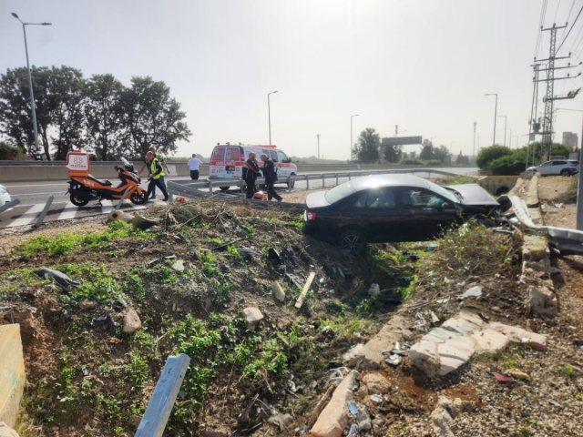 תאונה בנס ציונה צילום  דוברות איחוד הצלה