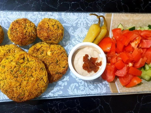 פלאפל אפוי מתכון ביתי וטעים במיוחד לארוחה ביתית ואירוח 