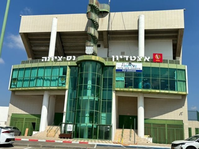 האיצטדיון בנס ציונה. מי ישחק בו? ארכיון