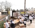 קמחא דפסחא נס ציונה מוסדות  מאורות הרש"ש חילקו סלי מזון בשווי 800 שח לסל.