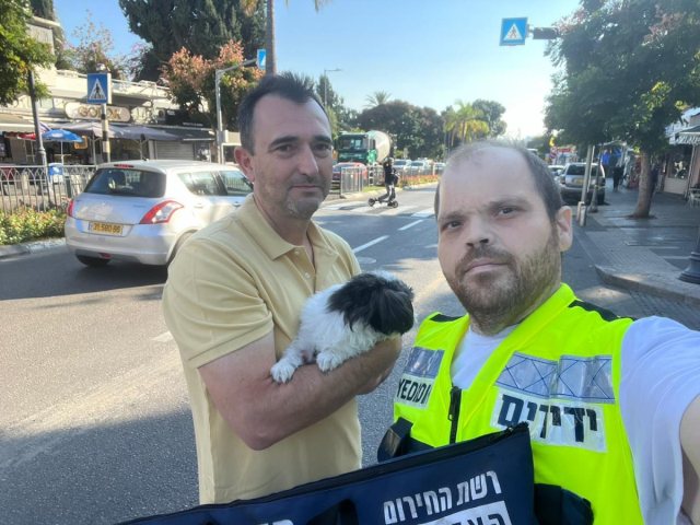 מתנדב ידידים מנס ציונה זוהר גיל הכלב ובעליו צילום דוברות ידידים 