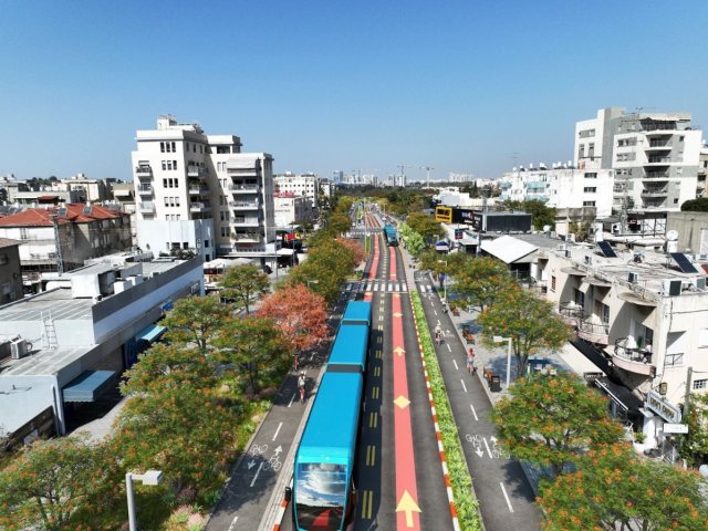 הקו הכחול של הרכבת הקלה בנס ציונה צילום דוברות העירייה