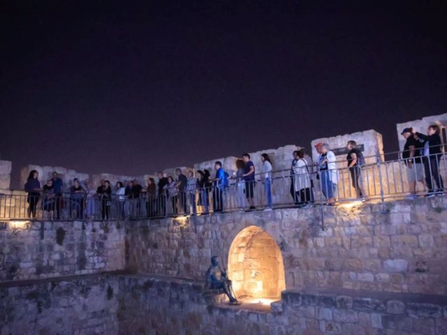 סליחות על החומות  צילום יוליה ברזון.