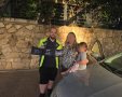 נס ציונה: פעוטה ננעלה בשגגה ברכב, מתנדבי ידידים חילצו אותה בשלום צילום ידידים