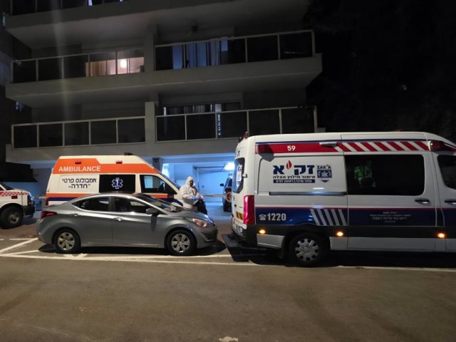 העיתונים נערמו בפתח הדלת: גופת בן 75 אותרה במצב ריקבון בראשון לציון   דוברות זק"א || מחוז מרכז