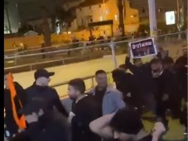 מפגינים תומכי המחאה בתל אביב- אילוסטרציה