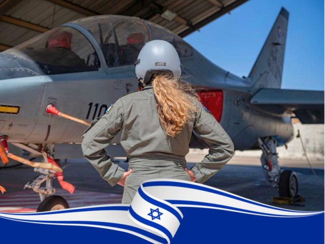 סגן ה מנס ציונה חניכת הצופים השנייה מנס ציונה שמסיימת קורס טיס מתוך פייסבוק